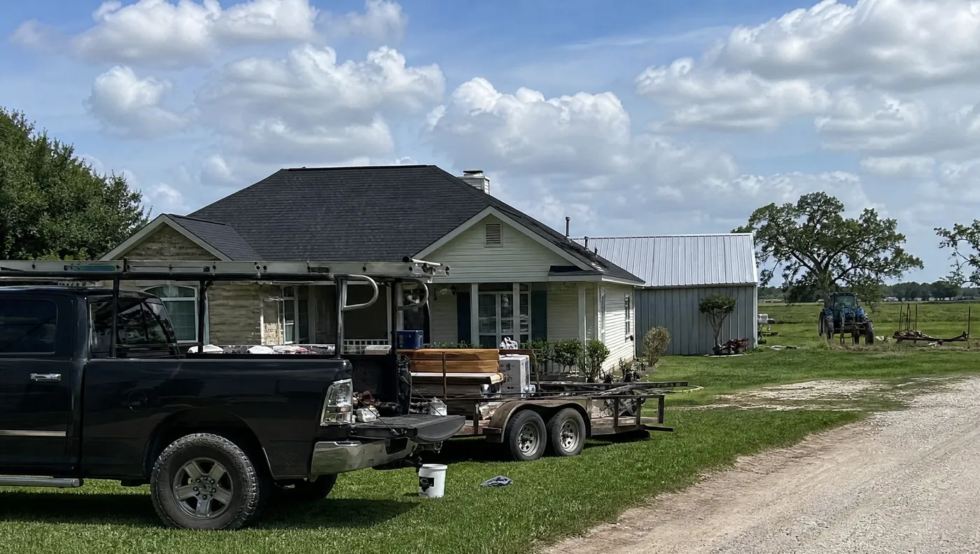 Roof replacement on a small-town home in Danbury Texas
